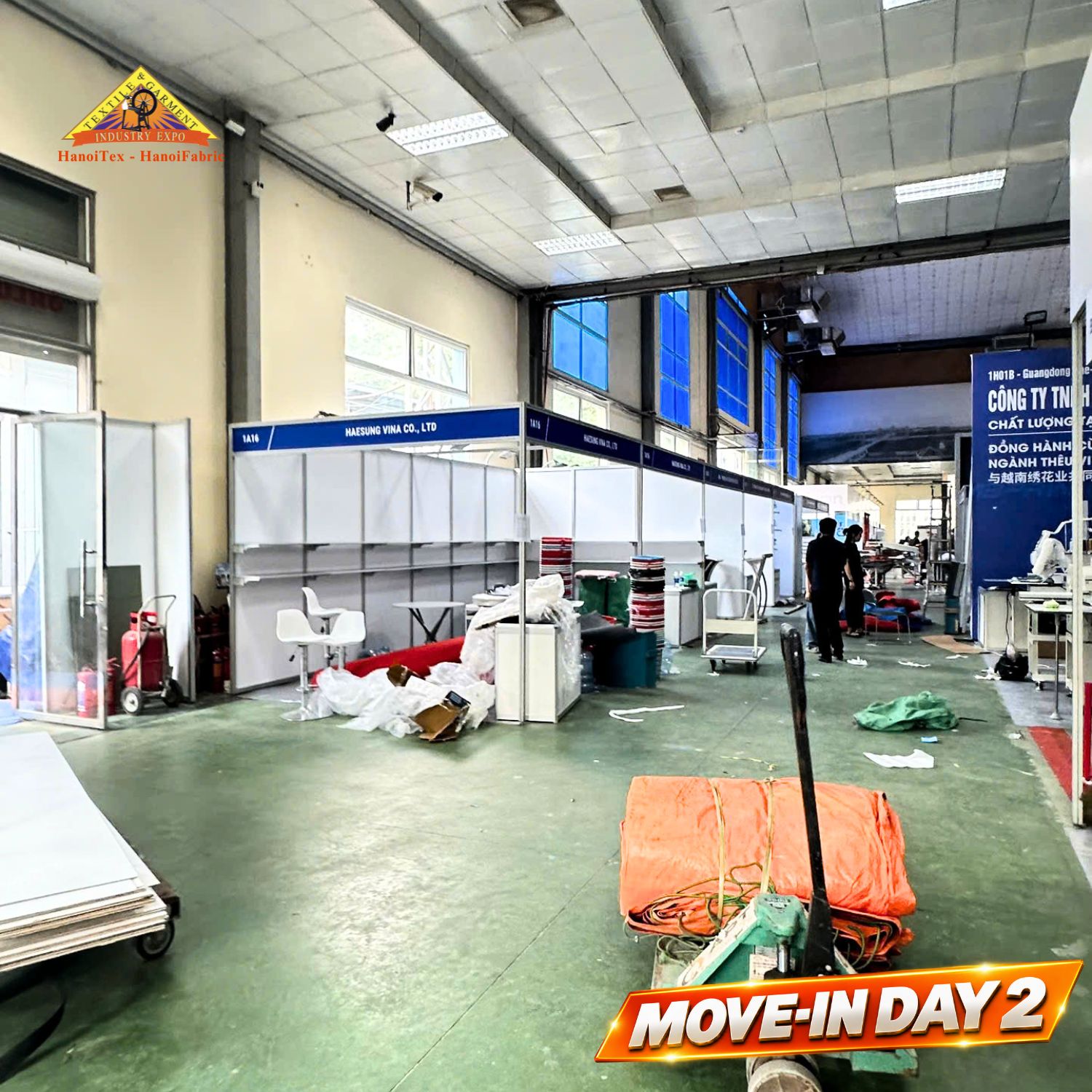 Khu vực các gian hàng nguyên phụ liệu và gian hàng Haesung Vina tại HanoiTex 2026