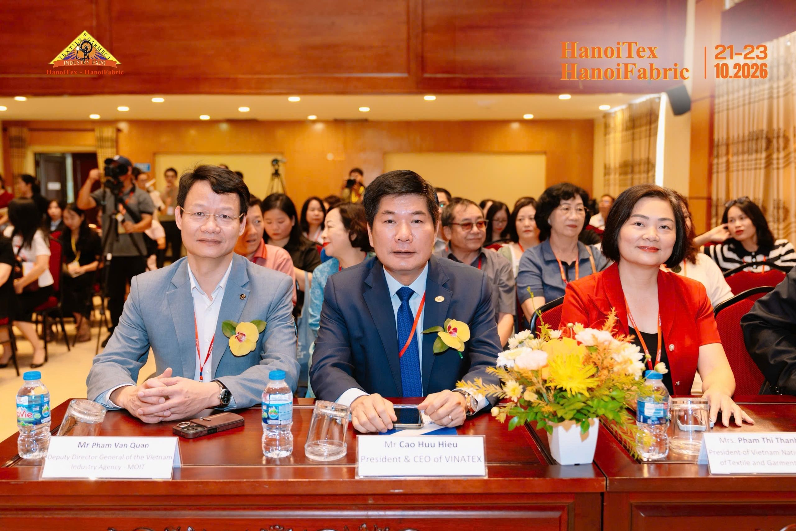 Lãnh đạo Cục Công nghiệp (Bộ Công Thương), Vinatex và Công đoàn Dệt May Việt Nam tại Lễ Khai mạc HanoiTex - HanoiFabric 2026