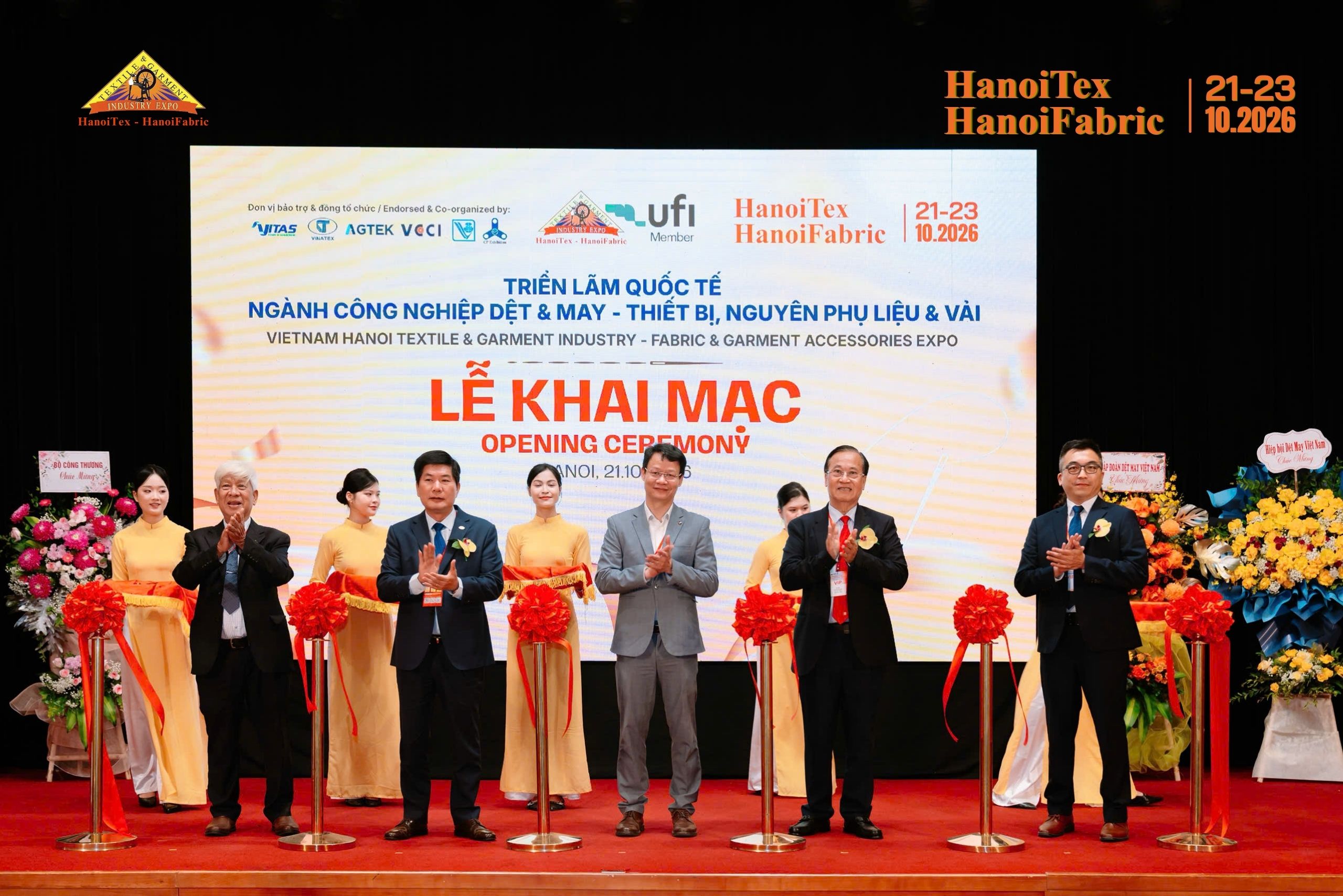 Nghi thức cắt băng khai mạc Triển lãm Quốc tế HanoiTex - HanoiFabric 2026