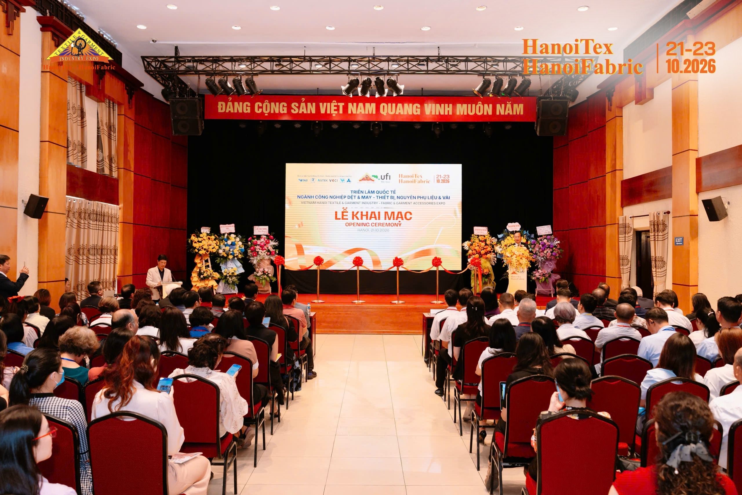 Toàn cảnh Lễ Khai mạc HanoiTex - HanoiFabric 2026 tại hội trường Cung Văn hóa Hữu nghị Việt Xô